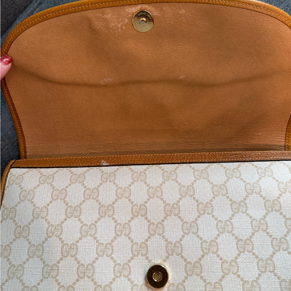 Authentic Gucci white monogram coated canvas crossbody bag - Picture 13 of 16